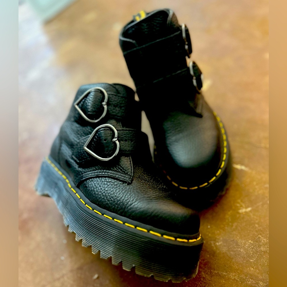 Dr Marten Devin Heart 🖤